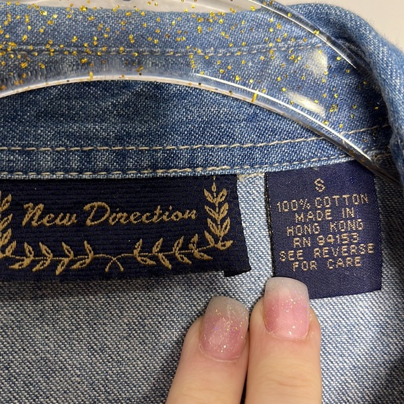 New Directions vintage embroidered denim button up - Picture 3 of 4